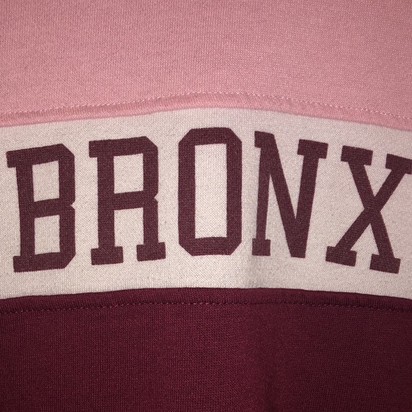 Varsity style sweater - Picture 2 of 5